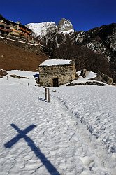 15 Dasile e l'ombra della croce